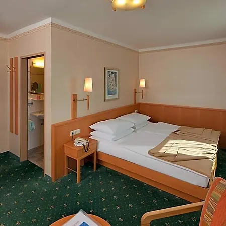 Hallerhof Hotel 4*