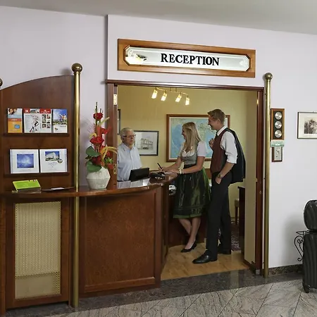 Hallerhof Hotel 4*